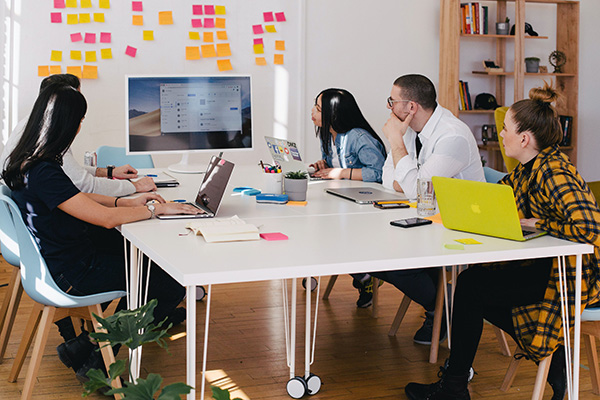 Symbolbild für ein Scrum-Team zum Wiki-Artikel: Agiles Projektmanagement